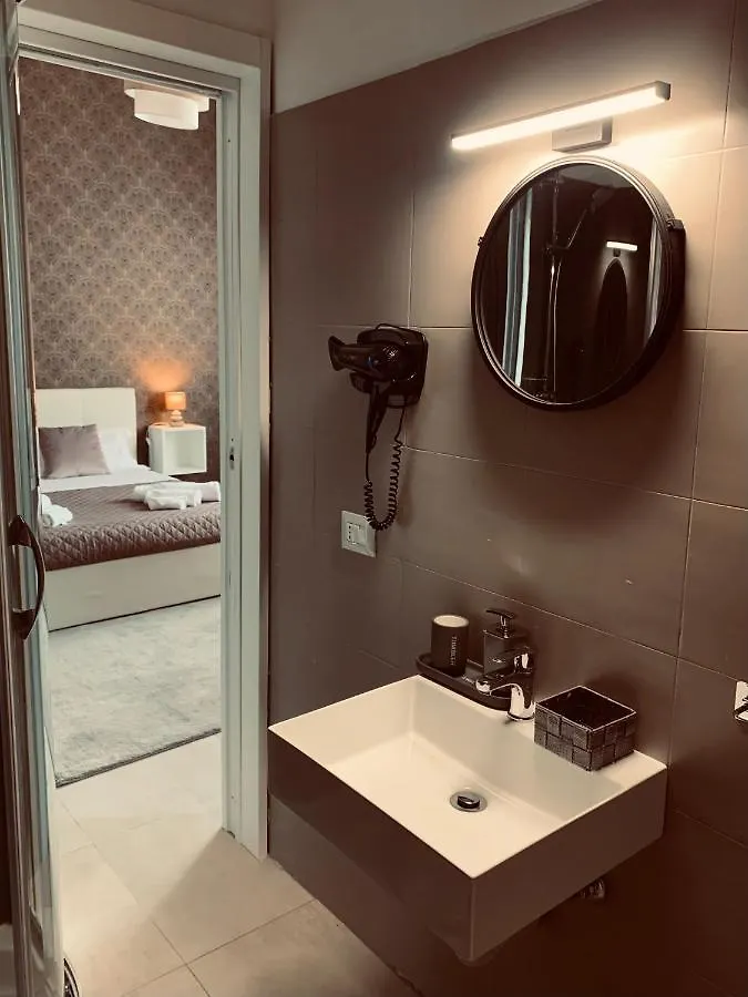 B&B Ungheria Ottantaquattro Palermo Italy