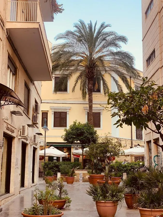 B&B Ungheria Ottantaquattro Palermo 0*,